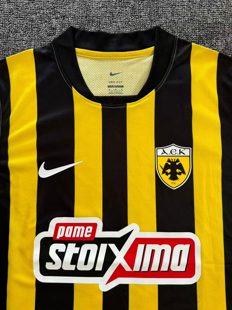 Camiseta de local del AEK Atenas 2025/26