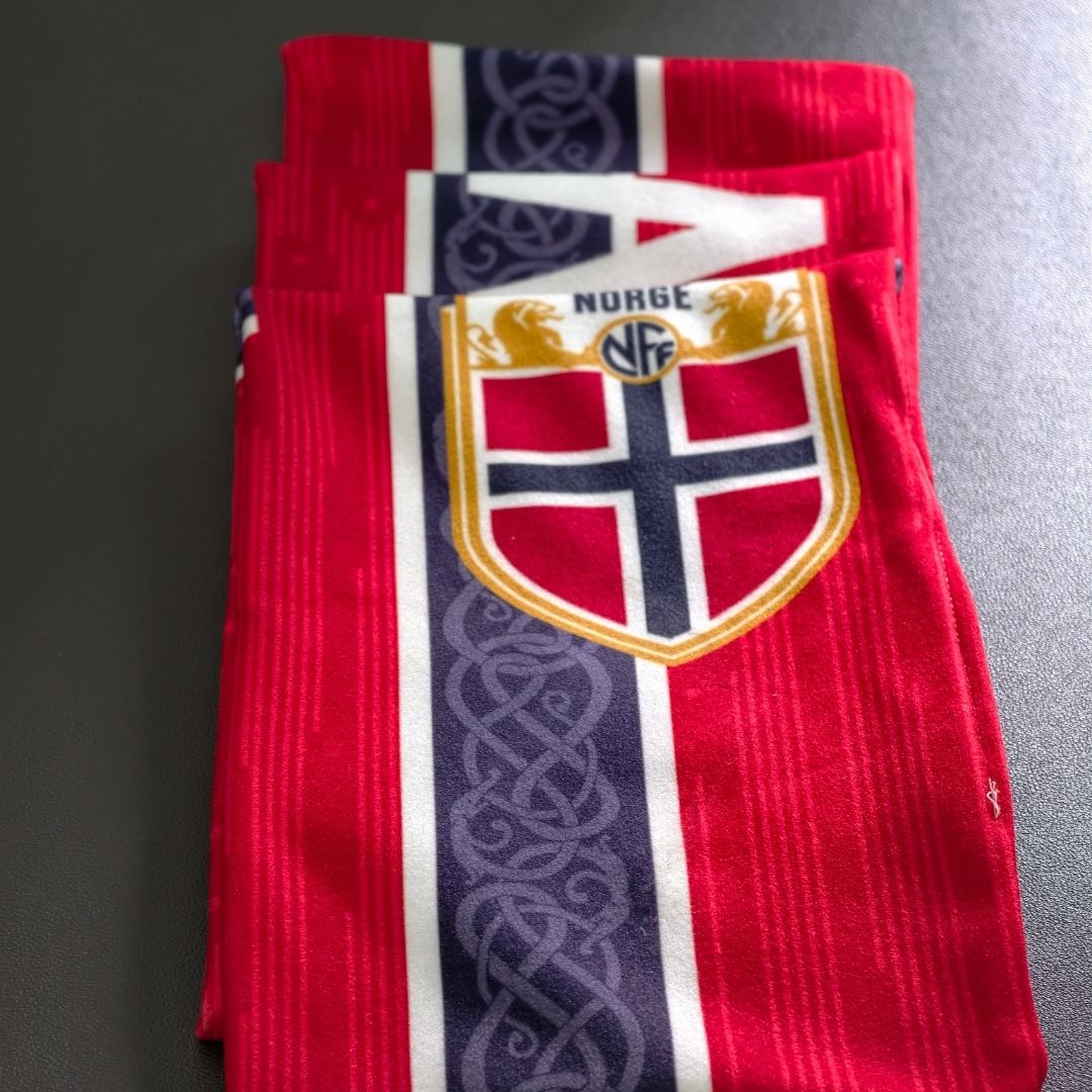 Bufanda de Noruega roja