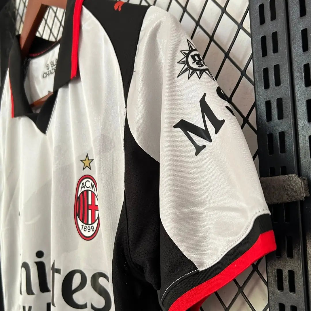 Camiseta de fútbol de cuarto portero del AC Milan 2025/26