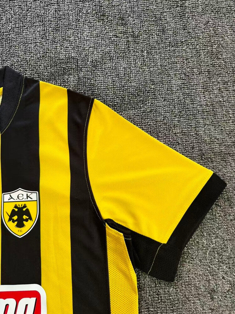 Camiseta de local del AEK Atenas 2025/26