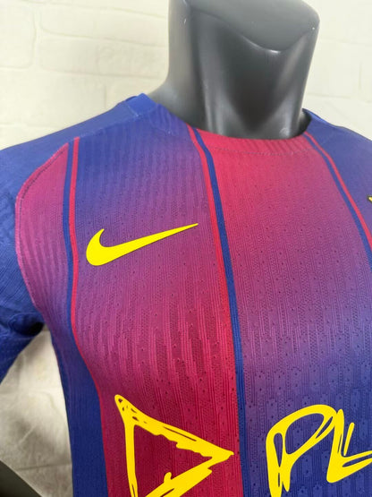 Camiseta del Barcelona X Ed Sheeran versión jugador local 2025/26