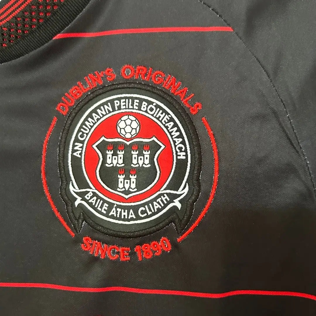 Tercera equipación de visitante del Bohemian FC 2026