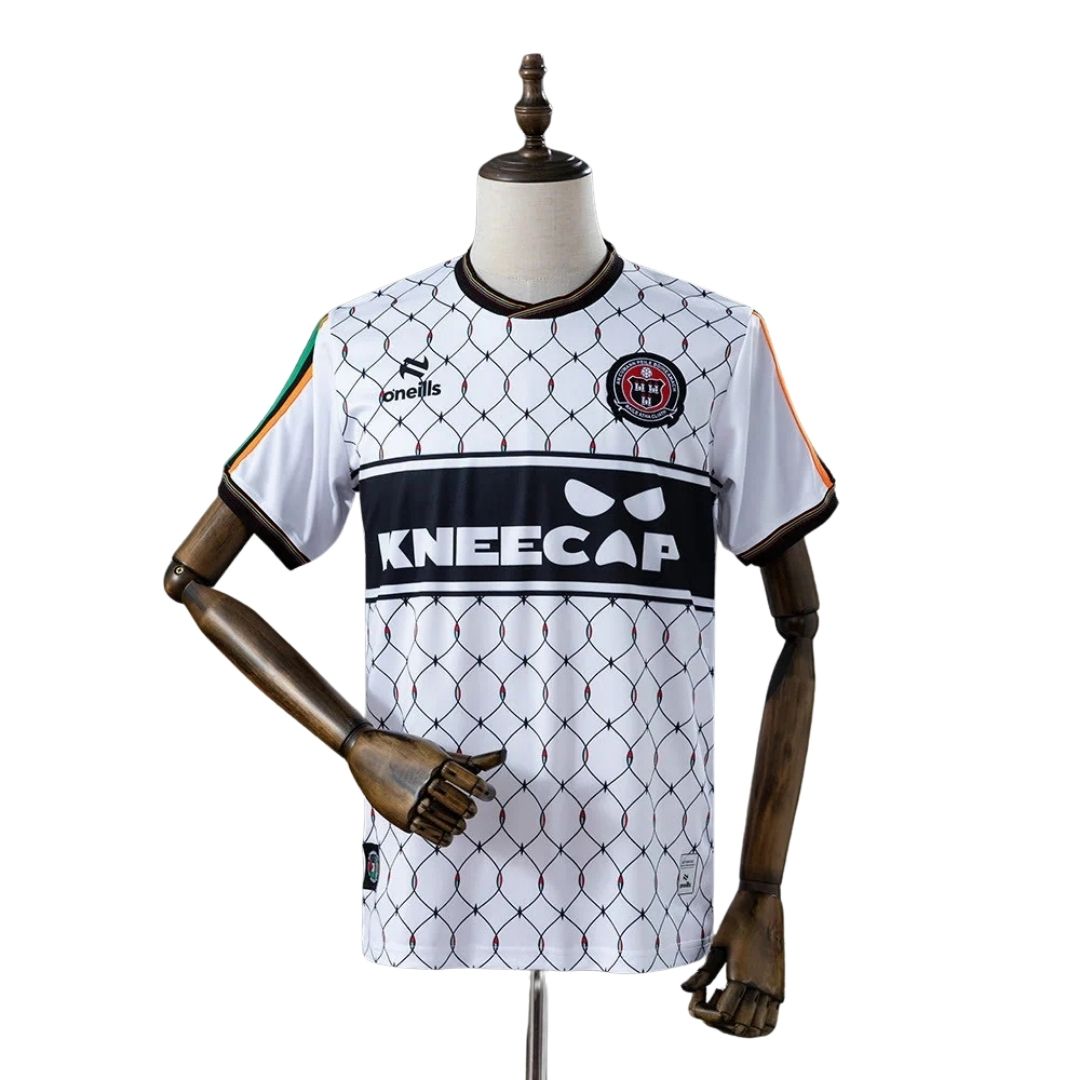 Bohemian FC x Kneecap Auswärtstrikot 2026