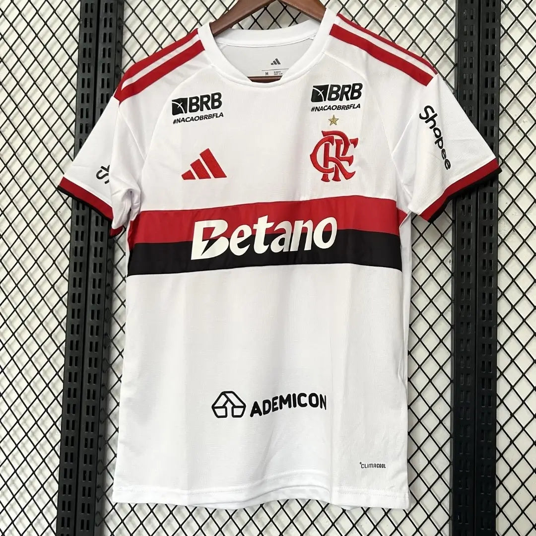 Camiseta de fútbol visitante del CR Flamengo 2026/27 con patrocinador