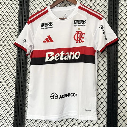 Camiseta de fútbol visitante del CR Flamengo 2026/27 con patrocinador