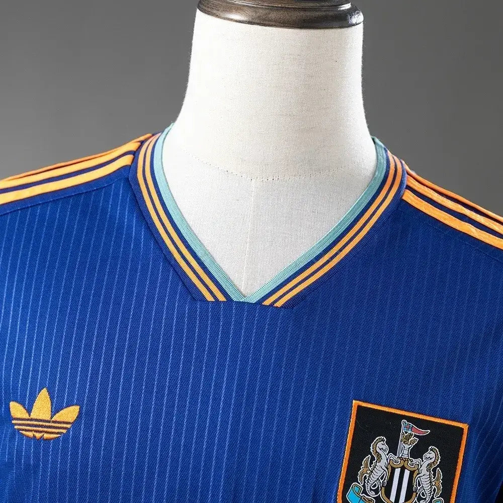 Camiseta de fútbol de manga larga de Newcastle United Tercera Equipación 2025/26