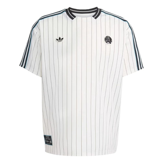 Maillot iconique des tribunes du Newcastle United FC 2025/26