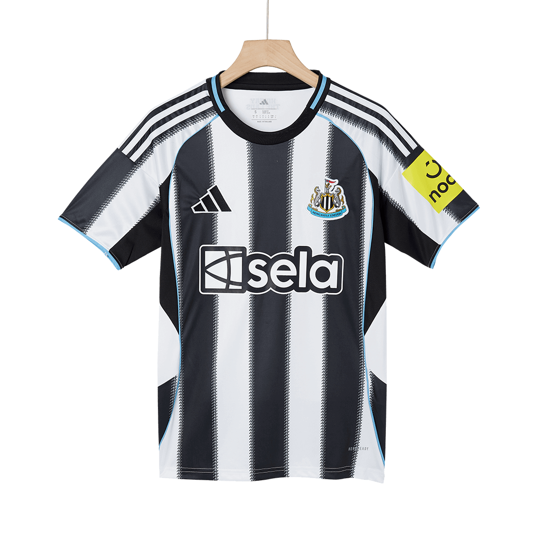 Camiseta de local del Newcastle United 2025/26, blanca y negra.