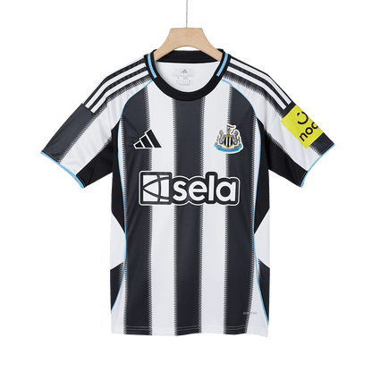 Camiseta de local del Newcastle United 2025/26, blanca y negra.