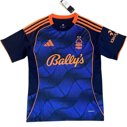 Tercera equipación visitante del Nottingham Forest 2025/26
