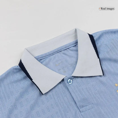 Camiseta de fútbol versión jugador local de Uruguay Mundial 2026