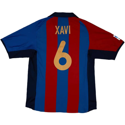 Camiseta de fútbol retro local del Barcelona 2001/02 de XAVI #6