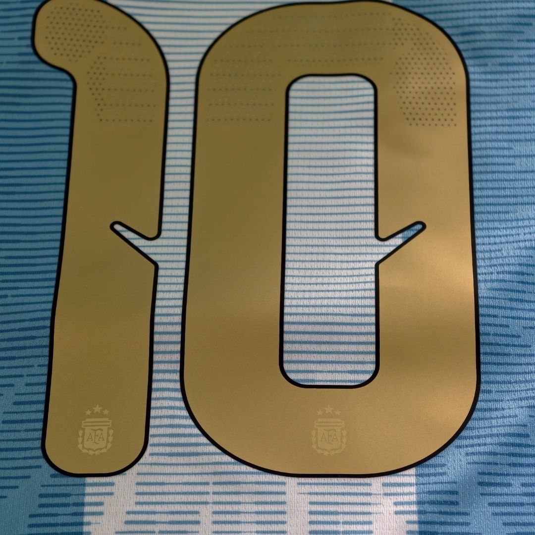 Kit de camiseta local de Argentina para niños (Camiseta y pantalones cortos 2026)