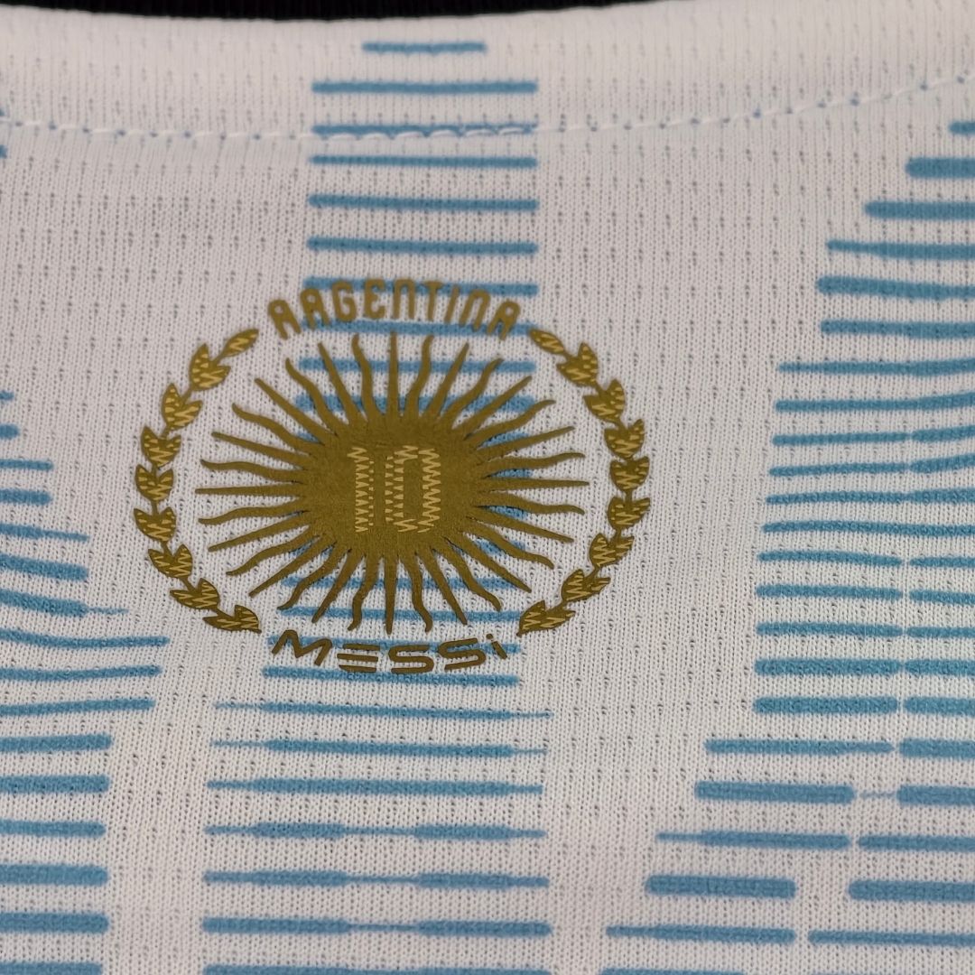 Kit de camiseta local de Argentina para niños (Camiseta y pantalones cortos 2026)