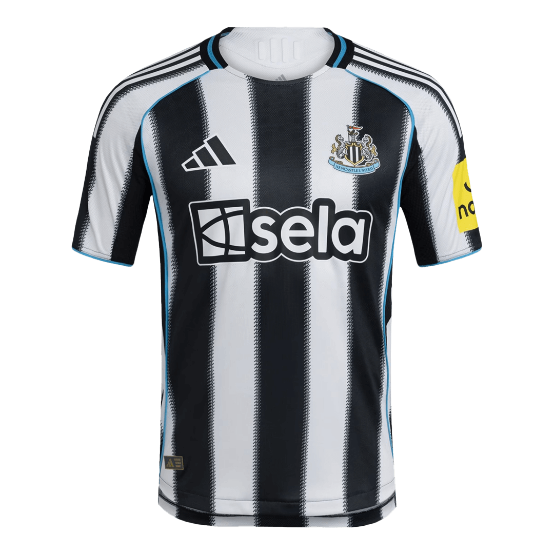 Camiseta de fútbol del Newcastle United, versión jugador, local, temporada 2025/26, blanca y negra.