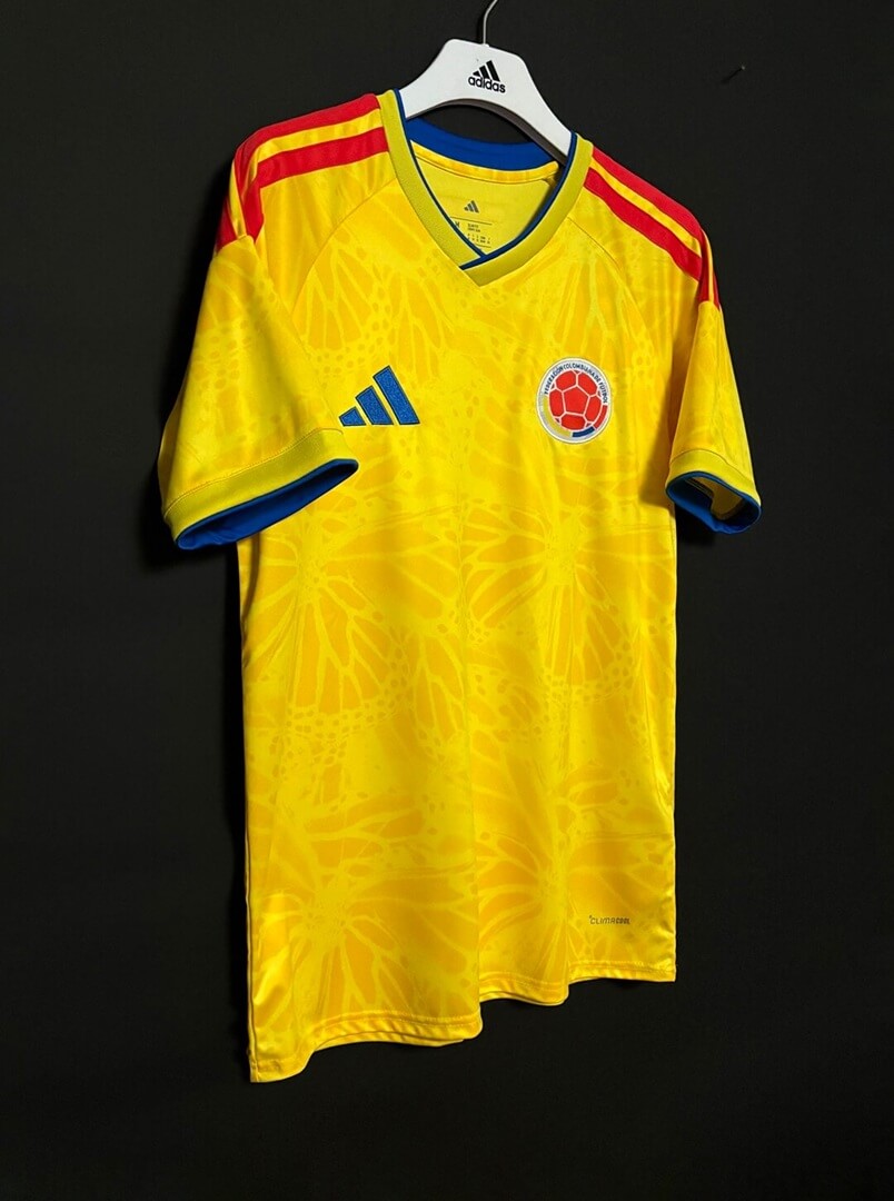 Camiseta de fútbol local de Colombia para la Copa Mundial 2026
