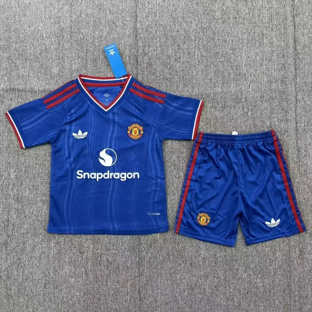 Ensemble extérieur Red Devils enfant 2026/27 - Maillot+Short