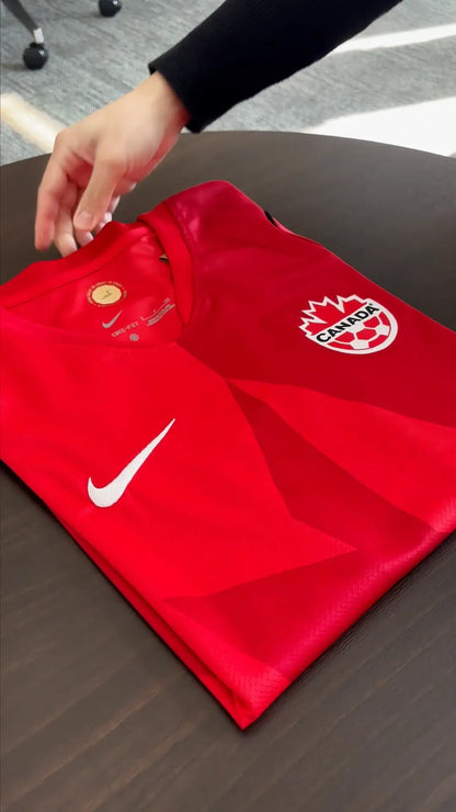 Camiseta de fútbol local de Canadá para la Copa Mundial 2026