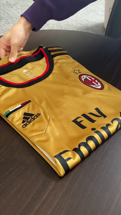 Camiseta retro de visitante del AC Milan 2013/14