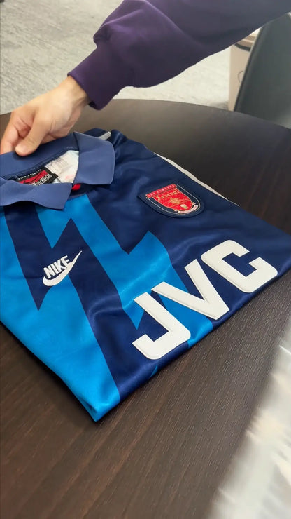 Camiseta de fútbol retro de visitante del Arsenal WRIGHT #8 1995/96